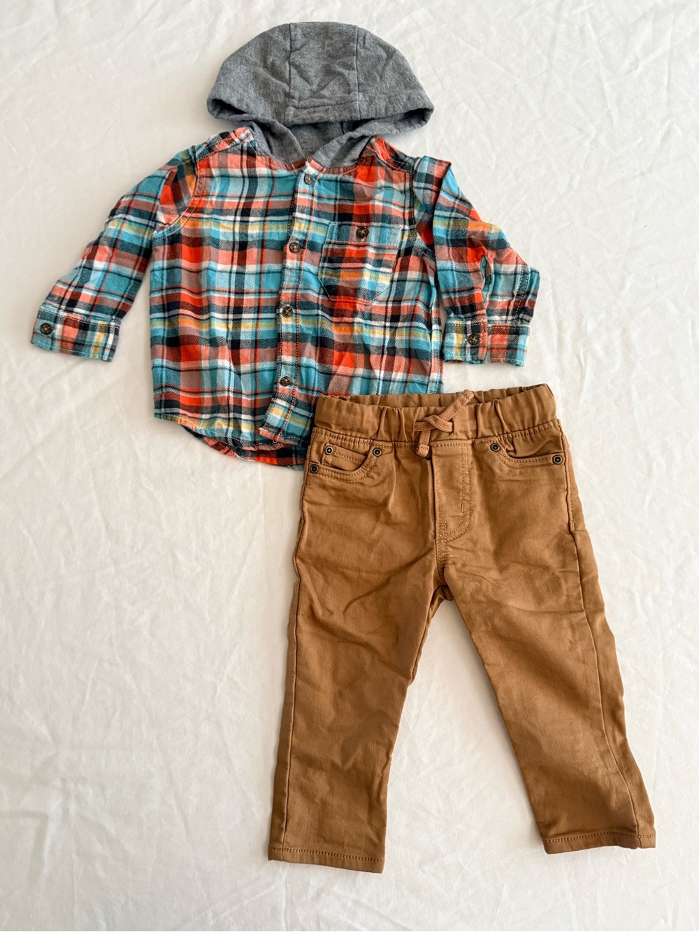 12 Months Baby Boy Lot 2 sets| Carter’s Jeans, Pants, Tops - Picture 2 of 13